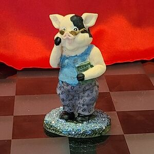 Stand Up Piglet Super Cute Add to your pig collection today